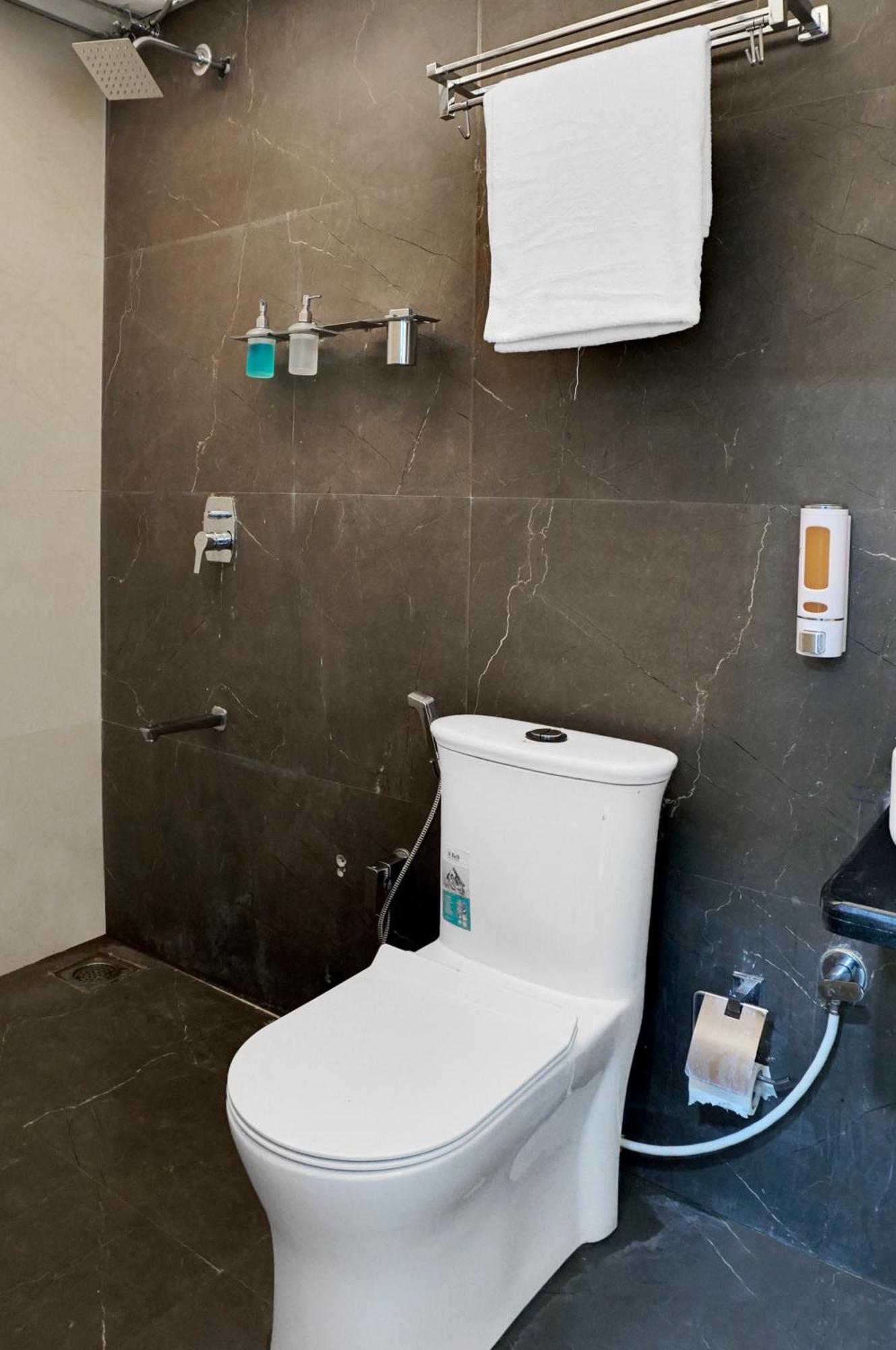 Hotel Sayba Executive Pune Luaran gambar