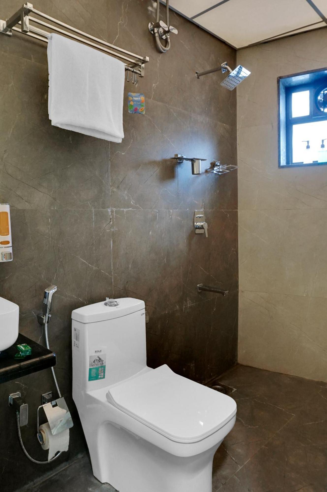 Hotel Sayba Executive Pune Luaran gambar