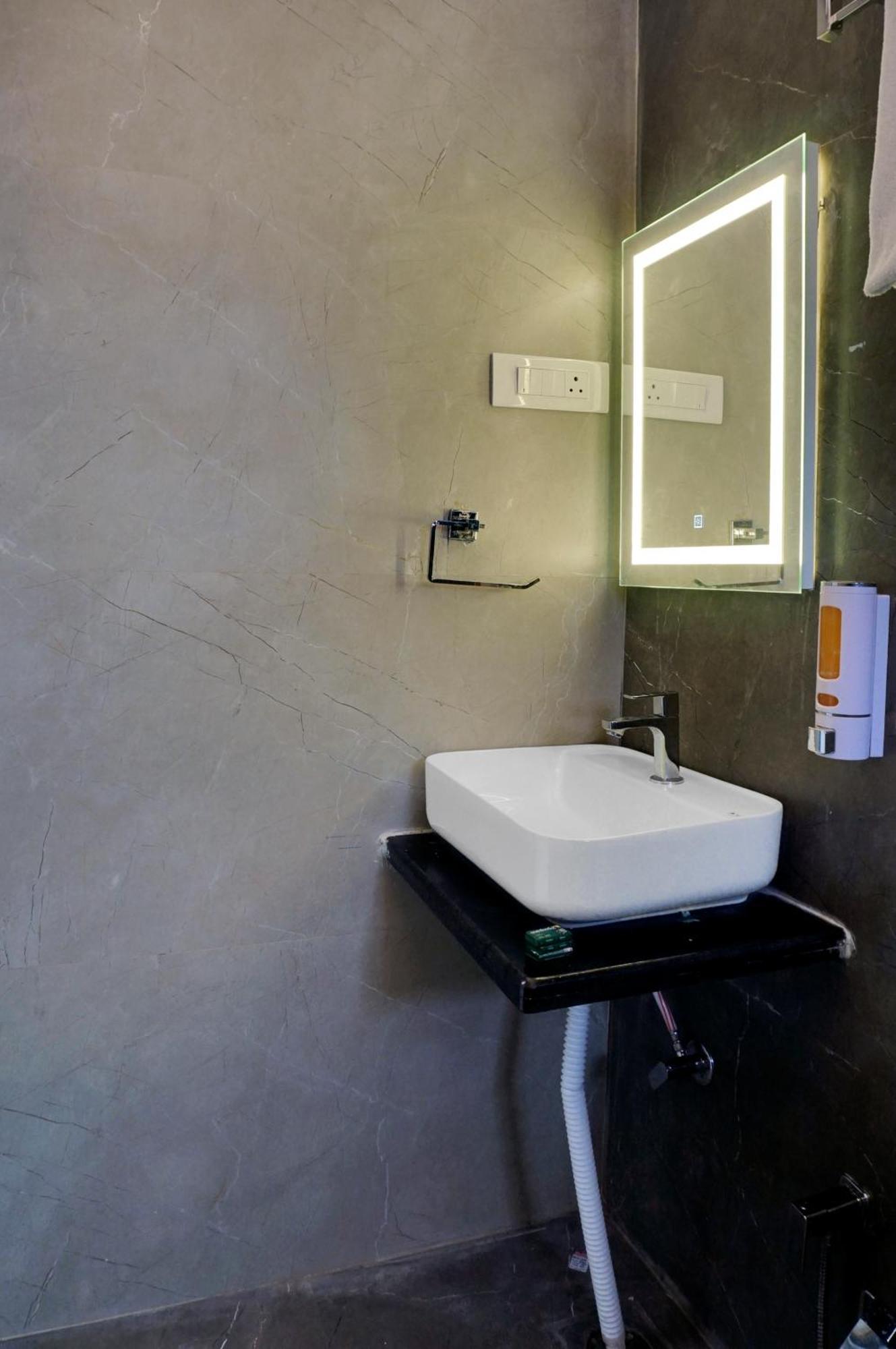 Hotel Sayba Executive Pune Luaran gambar